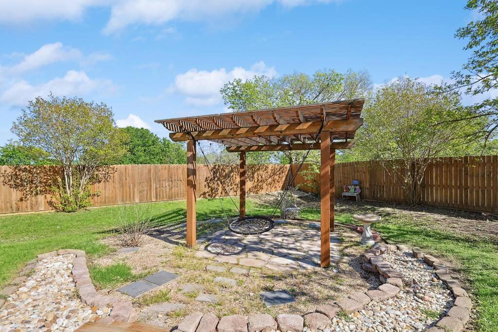 Willa Wellness Oasis 5Br W Pool + Huge Yard + Fire Pit Sachse Zewnętrze zdjęcie